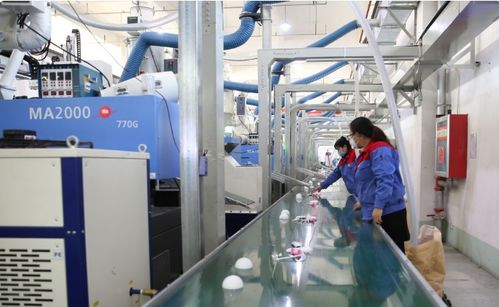 央媒聚焦山东复工生产 云招商、错岗上班与隔断就餐的创新实践